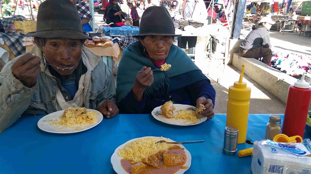 Trh v Peru, kde jsem snídal s indiány.