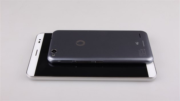 Honor X2 - porovnn s 5,5palcovm Vodafone Smart ultra 6