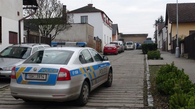 Policie nala v dom u Bentek nad Jizerou mrtv pr (26.11.2015).