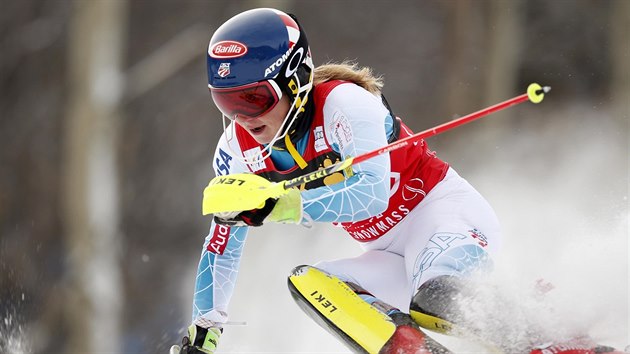 Americk suvernka Mikaela Shiffrinov ve druhm kole nedlnho slalomu v Aspenu.