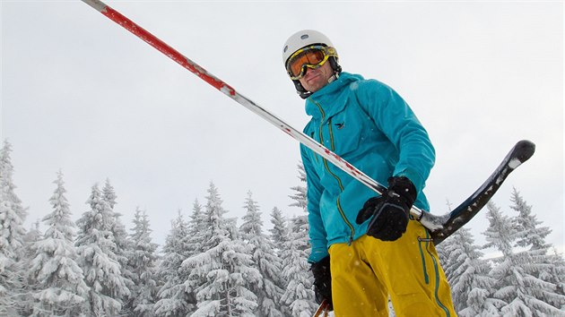 Jako první v Česku okusili lyžování v nové sezoně na Černé hoře v Krkonoších (27.11.2015).