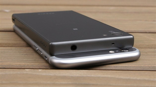 Apple iPhone 6s a Sony Xperia Z5 Compact
