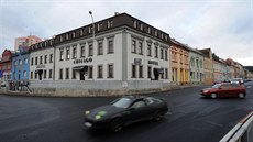 Hotel Chicago, bývalý hotel Evropa, stojí v Blatenské ulici v Chomutov�.