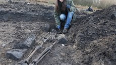 Archeologové z Ústavu archeologické památkové pée severozápadních ech...