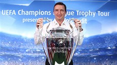 Pohár UEFA Champions League s Vladimírem micrem, jediným eským fotbalistou,...