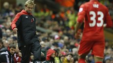 TO JE ONO, KLUCI! Jürgen Klopp zatím na lavice Liverpoolu slaví úspchy.