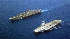 Letadlové lod Charles De Gaulle a USS Enterprise