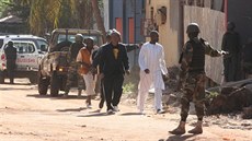 Islamisté pepadli luxusní hotel v maliském Bamaku (20. listopadu 2015)