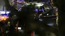 edým vozem Volkswagen Polo teroristé pijeli ped koncertní sál Bataclan v...