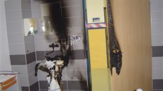 Pokozená ordinace po útoku háe ve vrchlabské nemocnici.