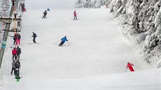 Sezonu otevřela Černá hora, ukončí ji Pec pod Sněžkou a Špindl.