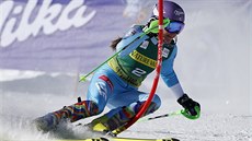 eská lyaka árka Strachová na trati slalomu v Aspenu.