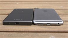 Apple iPhone 6s a Sony Xperia Z5 Compact