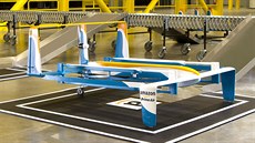Amazon pedstavil dron Prime Air pro doruování svých zásilek.