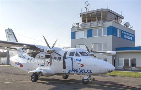 Letadlo L-410 na letiti v Kunovicích.