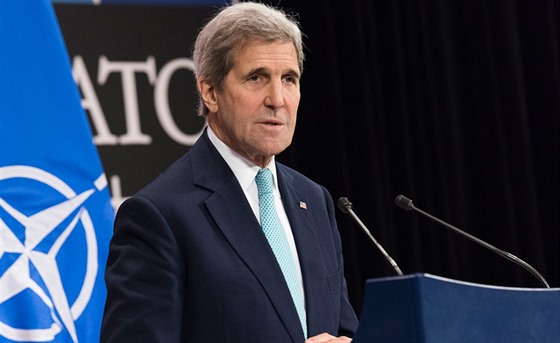Americký ministr zahranií John Kerry v centrále NATO