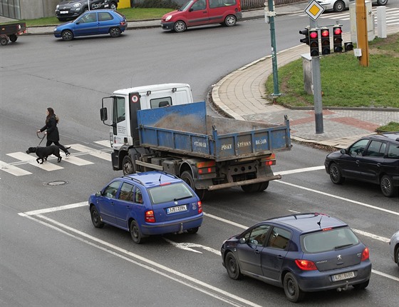 Kiovatka u jihlavského City Parku. idii jí asto projídjí na ervenou. To...