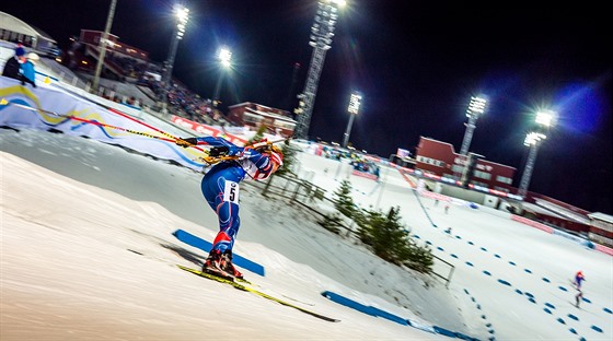 STADION JE BLÍZKO. Gabriela Soukalová ve vytrvalostním závodu v Östersundu.