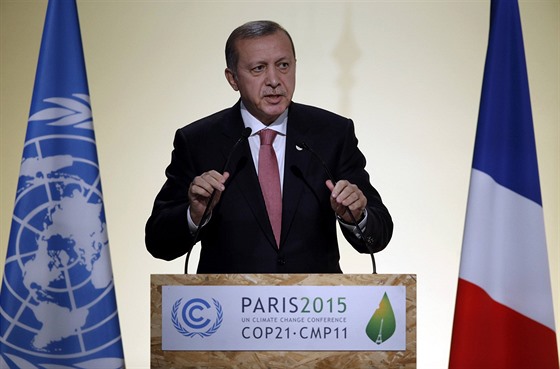 Turecký prezident Recep Tayyip Erdogan bhem klimatické konference v Paíi (1....