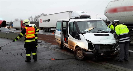 idi dodávky se na runé silnici zejm otáel, pehlédl ale pijídjící...