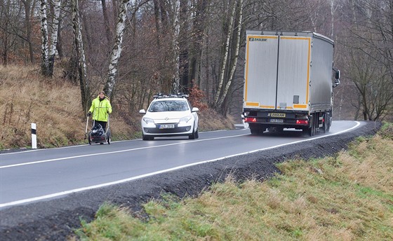 Problematická silnice z Chrastavy do Mníku.