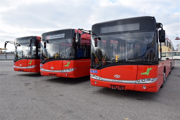 Ti nové autobusy Solaris Urbino 18.