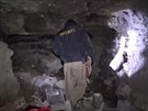 Tunely, které pod iráckým Sindárem vyhloubili bojovníci Islámského státu (22....