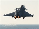 Francouzský letoun Rafale startuje k náletu na pozice Islámského státu (23....