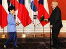 Jihokorejská prezidentka Pak Kun-hje a eský prezident Milo Zeman. (2....