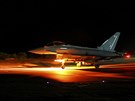Britský letoun Typhoon startuje na kyperské základn RAF Akrotiri (4. prosince...