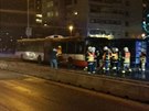 Poár linkového autobusu v Tupolevov ulici v Praze. (3.12.2015)