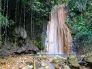 Vodopád Diamond Falls najdeme ve stejnojmenné botanické zahrad nedaleko...