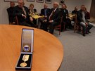 Pamtní medaili k 25. výroí nasazení strání roty v operaci Poutní tít a...