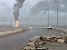 Hoící ropné vrty v Kuvajtu v roce 1991