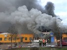 Výbuch v továrn u Turnova zranil nejmén ti lidi