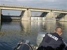 Rakouská policie vylovila z Dunaje 100 tisíc eur (prosinec 2015)