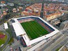 Fotbalový stadion na Letné v Praze používá pro své domácí zápasy fotbalový klub...