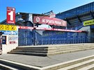 Fotbalový stadion na Letné v Praze pouívá pro své domácí zápasy fotbalový klub...