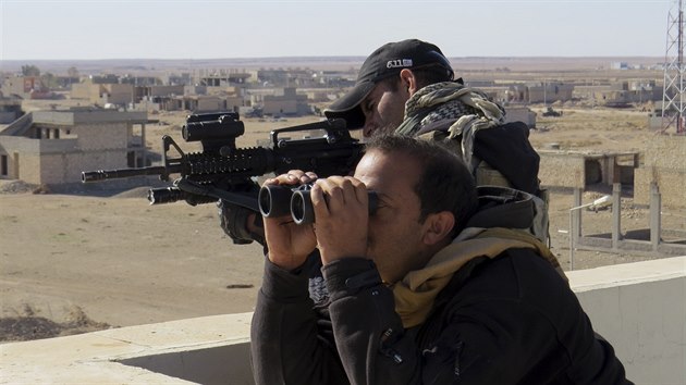 Irck protiteroristick jednotky v boji proti IS v Ramd  (14. listopadu 2015)