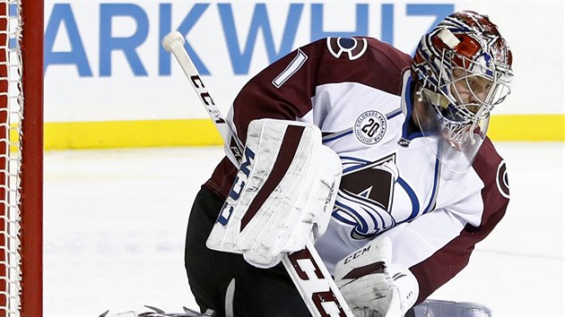 Semjon Varlamov v akci. Brank Colorada zasahuje v duelu s NY Islanders.