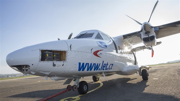 Letadlo L-410 na letiti v Kunovicch.