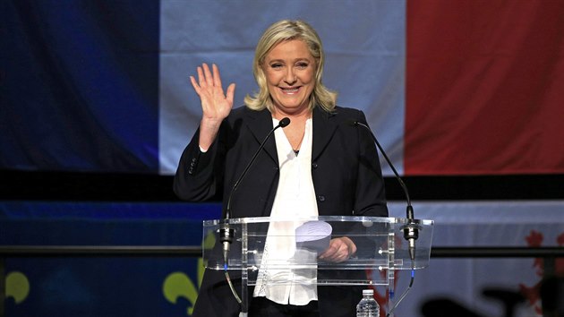 fka Nrodn fronty Marine Le Penov po svm projevu, kter pednesla po vyhlen prvnch odhad vsledk voleb (6. prosince 2015).