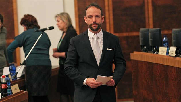 Primtor Ostravy Tom Macura (ANO) pi zastupitelstvu msta Ostravy (25. listopadu 2015).