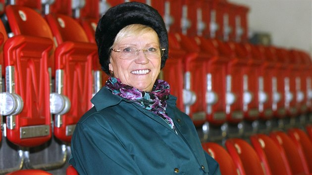 Eva Graham Romanov pijela po tincti letech do rodn Olomouce na memoril pojmenovan podle jejho bratra. Ten se kon na zimnm stadionu, kde jej krasobruslask karira zaala.