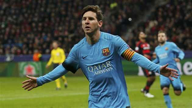 GL PROTI OBLBENMU SOUPEI. Lionel Messi z Barcelony b slavit svou trefu proti Leverkusenu.