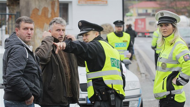 Rekonstrukce ppadu, kdy v ervnu letonho roku policie zablokovala v Kaznjov ujdjcho zdrogovanho idie. Pi zsahu byli zranni dva policist.