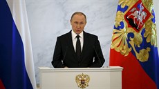 Vladimir Putin během každoročního poselství o stavu země (3. prosince 2015)