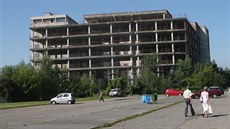 Skelet rozestavěné budovy v Ostravě hyzdil třicet let širší centrum Ostravy.