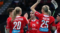 Radost �eských florbalistek v duelu s Polskem