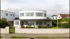 Kruhový d�m o obytné plo�e 180 metr� �tvere�ních stojí v anglickém m�st�...